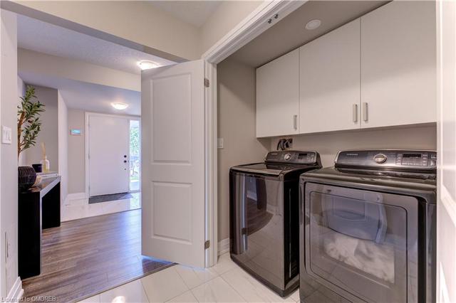 2502 Badger Crescent, House attached with 3 bedrooms, 2 bathrooms and 2 parking in Oakville ON | Image 31