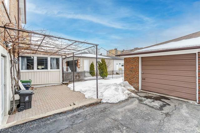 15 Gotham Crt, House semidetached with 3 bedrooms, 3 bathrooms and 4 parking in Toronto ON | Image 22