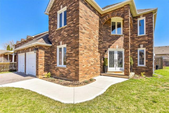 11 Beasley Cres, House detached with 4 bedrooms, 3 bathrooms and 4 parking in Cambridge ON | Image 37