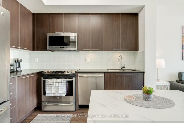 1708 - 10 Park Lawn Rd, Condo with 1 bedrooms, 1 bathrooms and 1 parking in Toronto ON | Image 5
