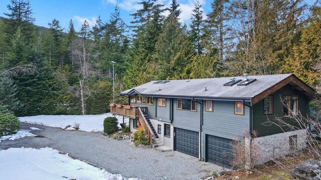 2040 Midnight Way, House detached with 6 bedrooms, 4 bathrooms and 10 parking in Squamish BC | Image 39