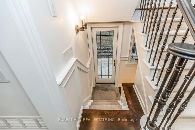 210 Bessborough Dr, House detached with 4 bedrooms, 4 bathrooms and 3 parking in Toronto ON | Image 40