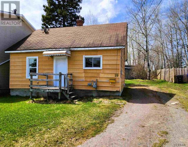 19 Green Ave, House detached with 2 bedrooms, 1 bathrooms and null parking in Kirkland Lake ON | Image 30