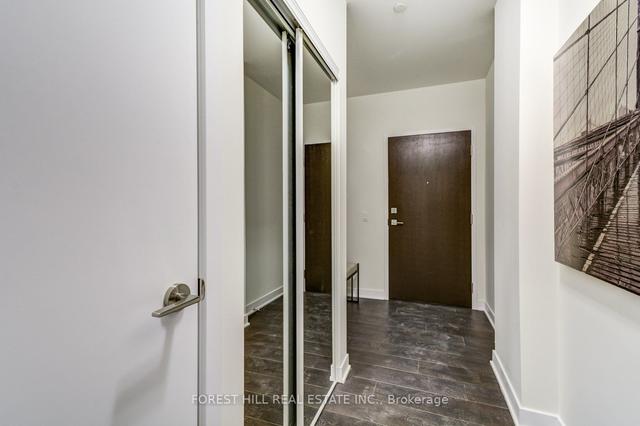 209 - 2221 Yonge St, Condo with 3 bedrooms, 2 bathrooms and 0 parking in Toronto ON | Image 2