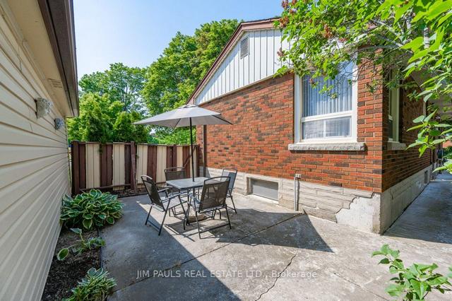 81 West 25th St, House detached with 2 bedrooms, 1 bathrooms and 3 parking in Hamilton ON | Image 29