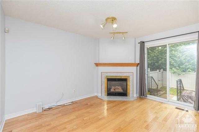 79 Grenadier Way, Townhouse with 3 bedrooms, 3 bathrooms and 3 parking in Ottawa ON | Image 26