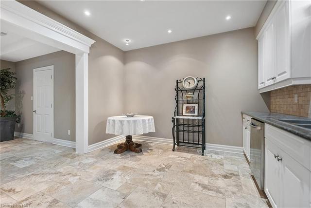 6431 Rockcliffe Avenue, House detached with 5 bedrooms, 3 bathrooms and 10 parking in Niagara Falls ON | Image 32