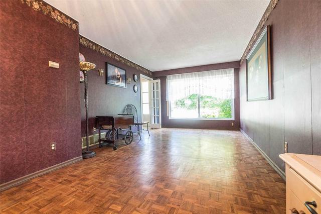 8 Medina Pl, House semidetached with 3 bedrooms, 2 bathrooms and 2 parking in Brampton ON | Image 5