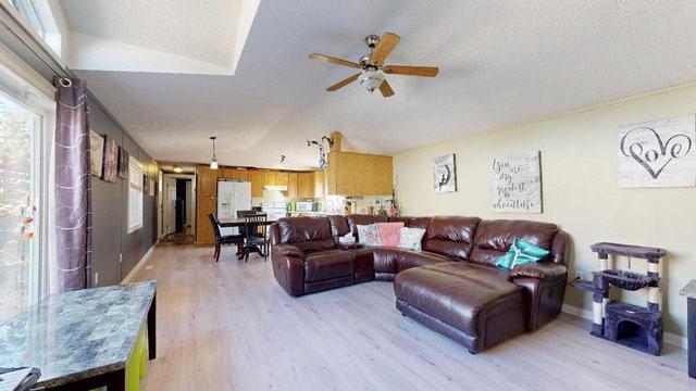 215 Grant Way, House detached with 3 bedrooms, 2 bathrooms and 4 parking in Wood Buffalo AB | Image 5