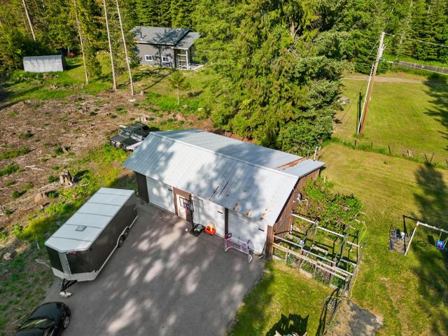 2466 Cunningham Road, House detached with 3 bedrooms, 2 bathrooms and null parking in Central Kootenay H BC | Image 72