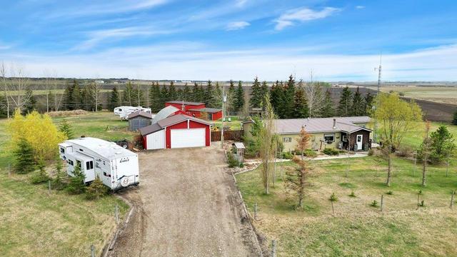 1337 Township Road 364, House detached with 3 bedrooms, 2 bathrooms and null parking in Red Deer County AB | Image 1