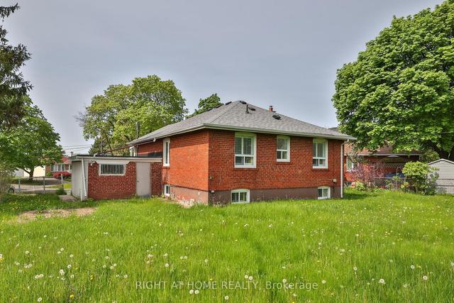 14 Woodridge Crt, House detached with 3 bedrooms, 2 bathrooms and 3 parking in Toronto ON | Image 22