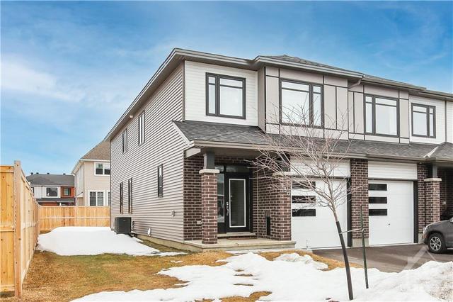 133 Angelonia Crescent, Townhouse with 4 bedrooms, 3 bathrooms and 2 parking in Ottawa ON | Image 4