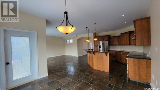 10304 Bunce Crescent, House detached with 4 bedrooms, 4 bathrooms and null parking in North Battleford CY SK | Image 8