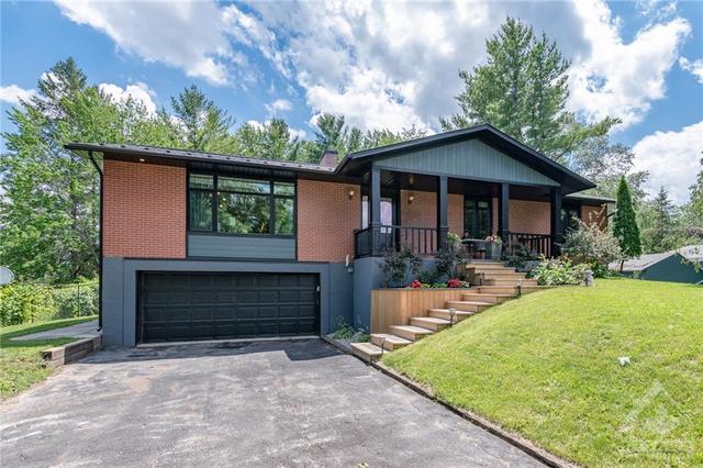 6732 Cedar Acres Drive, House detached with 4 bedrooms, 4 bathrooms and 6 parking in Ottawa ON | Image 2