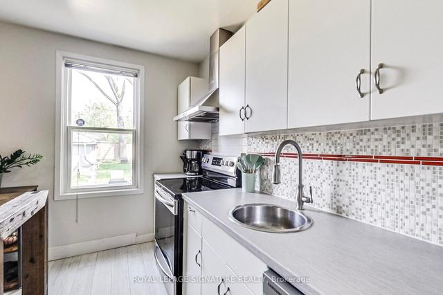 144 Barnesdale Ave N, House semidetached with 2 bedrooms, 2 bathrooms and 2 parking in Hamilton ON | Image 3