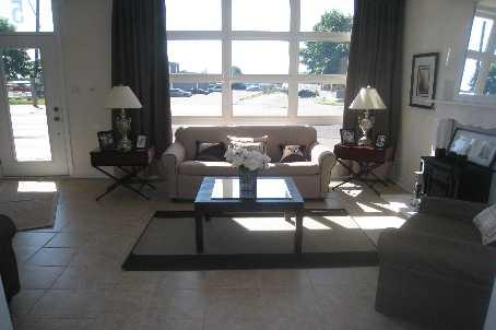 05 - 885 Lakeshore Rd E, Condo with 1 bedrooms, 2 bathrooms and 2 parking in Mississauga ON | Image 6