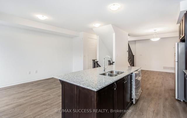67 Keppel Circ E, House attached with 3 bedrooms, 3 bathrooms and 3 parking in Brampton ON | Image 11
