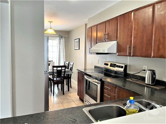 3649 Cambrian Road, Townhouse with 3 bedrooms, 2 bathrooms and 3 parking in Ottawa ON | Image 10