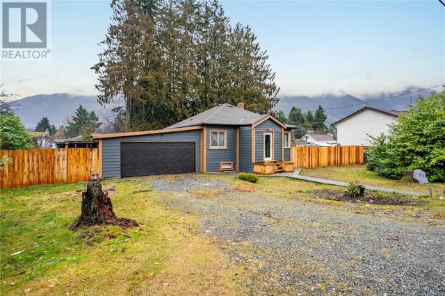 151 Comiaken Ave, House detached with 2 bedrooms, 1 bathrooms and 4 parking in Lake Cowichan BC | Image 4