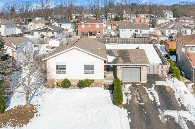 86 Oxley Dr, House detached with 3 bedrooms, 2 bathrooms and 5 parking in Penetanguishene ON | Image 1