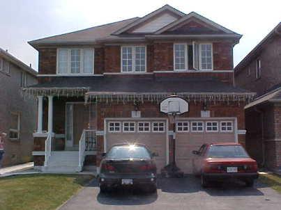 8 Linderwood Dr, House detached with 3 bedrooms, 3 bathrooms and 4 parking in Brampton ON | Image 1