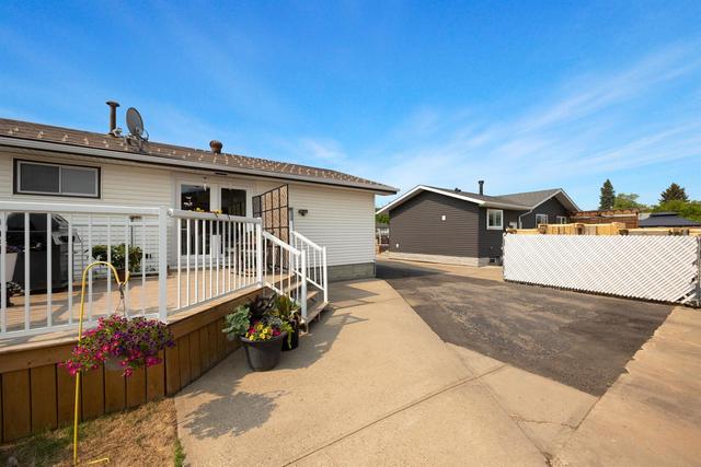 38 Bell Crescent, House detached with 4 bedrooms, 2 bathrooms and 4 parking in Wood Buffalo AB | Image 27