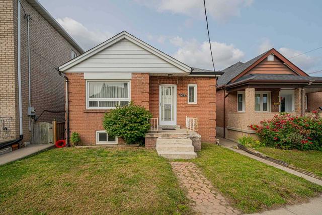 672 Old Weston Rd, House detached with 2 bedrooms, 1 bathrooms and 2 parking in Toronto ON | Image 1