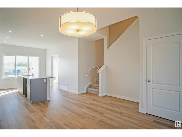 2403 Trumpeter Wy Nw, House detached with 3 bedrooms, 2 bathrooms and null parking in Edmonton AB | Image 5