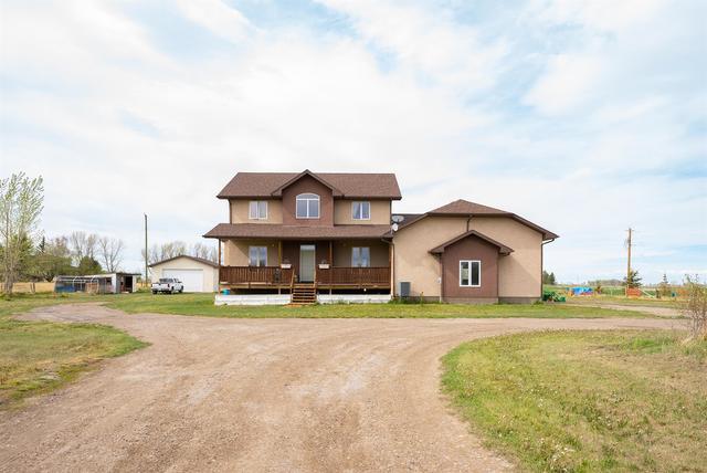 211004 twp Rd 8 5, House detached with 5 bedrooms, 3 bathrooms and null parking in Lethbridge County AB | Image 1