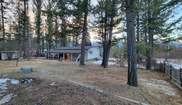 5182 Columbia River Road, House detached with 4 bedrooms, 2 bathrooms and null parking in East Kootenay F BC | Image 17