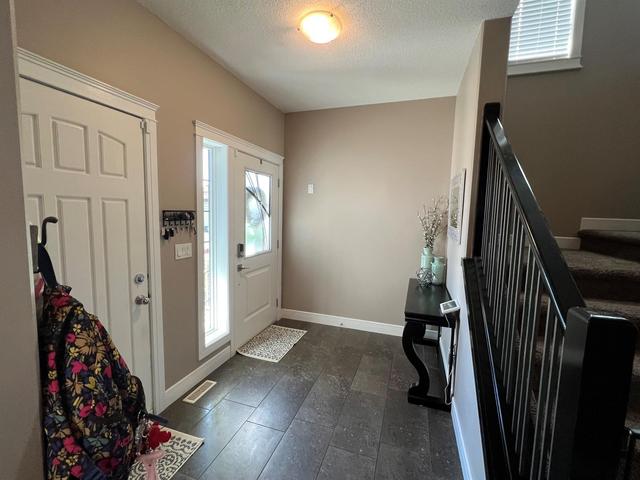 8642 117 Avenue, House detached with 4 bedrooms, 3 bathrooms and 5 parking in Grande Prairie AB | Image 2