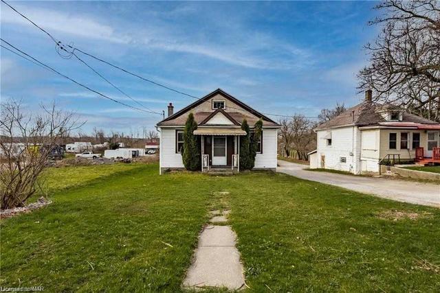 510 Queenston St, House detached with 3 bedrooms, 1 bathrooms and 5 parking in St. Catharines ON | Image 4