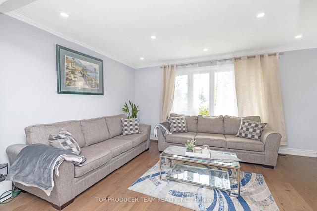42 Ionview Rd, House detached with 3 bedrooms, 3 bathrooms and 4 parking in Toronto ON | Image 2