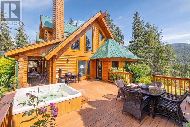 6741 Highway 33, E, House detached with 4 bedrooms, 2 bathrooms and 12 parking in Kelowna BC | Image 6
