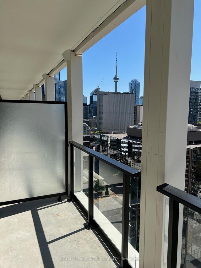 1812 - 20 Edward St S, Condo with 2 bedrooms, 1 bathrooms and 1 parking in Toronto ON | Image 8