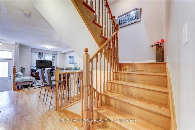 43 Kawneer Terr, House attached with 4 bedrooms, 4 bathrooms and 3 parking in Toronto ON | Image 34