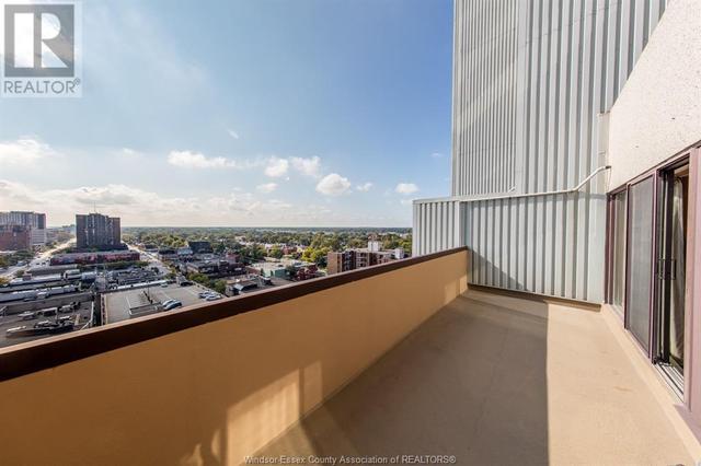 801 - 380 Pelissier, Condo with 3 bedrooms, 2 bathrooms and null parking in Windsor ON | Image 24