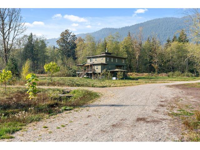 1900 Port Mellon Highway, House detached with 3 bedrooms, 3 bathrooms and null parking in Sunshine Coast F BC | Image 23