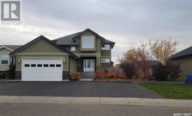 10304 Bunce Crescent, House detached with 4 bedrooms, 4 bathrooms and null parking in North Battleford CY SK | Image 1