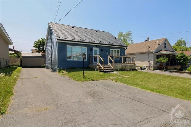 909 Guy Street, House detached with 5 bedrooms, 2 bathrooms and 4 parking in Cornwall ON | Image 2