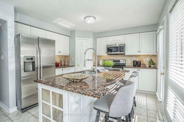 24 Jaguar St, House detached with 4 bedrooms, 4 bathrooms and 4 parking in Toronto ON | Image 4
