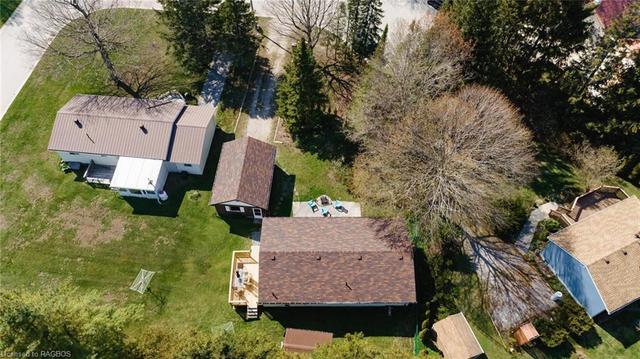 302 Sauk Court, House detached with 3 bedrooms, 1 bathrooms and 3 parking in Huron Kinloss ON | Image 3