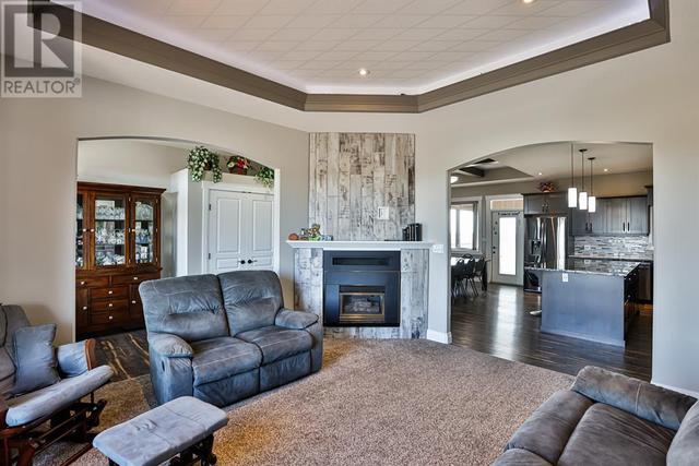 25 Lookout Drive, House detached with 7 bedrooms, 3 bathrooms and null parking in Lethbridge County AB | Image 9