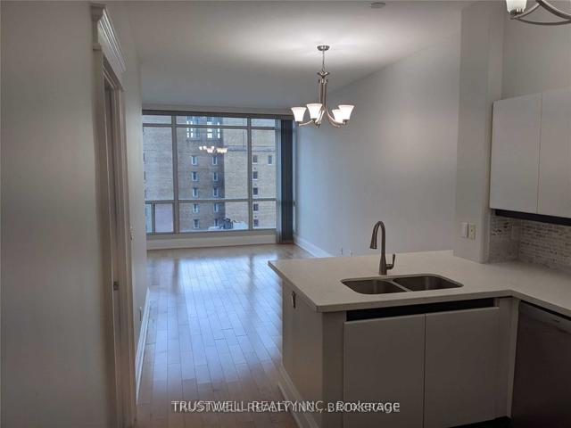 1501 - 7 King St E, Condo with 2 bedrooms, 2 bathrooms and 0 parking in Toronto ON | Image 2