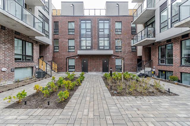 28 - 871 Sheppard Ave W, Townhouse with 3 bedrooms, 3 bathrooms and 1 parking in Toronto ON | Image 1