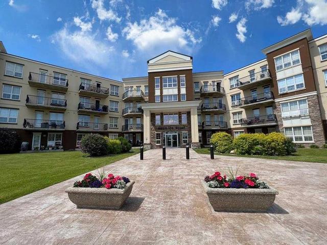403 - 12320 102 Street, Condo with 1 bedrooms, 1 bathrooms and 1 parking in Grande Prairie AB | Image 2