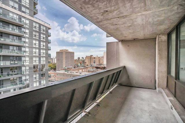 1011 - 720 Spadina Ave, Condo with 0 bedrooms, 1 bathrooms and 0 parking in Toronto ON | Image 23