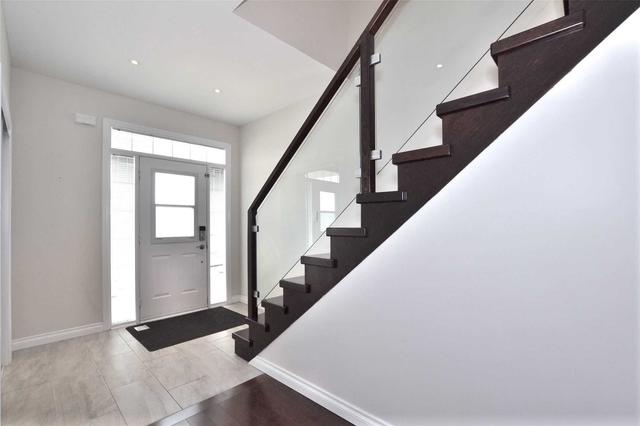 981 Kennedy Circ, House detached with 4 bedrooms, 3 bathrooms and 4 parking in Milton ON | Image 9