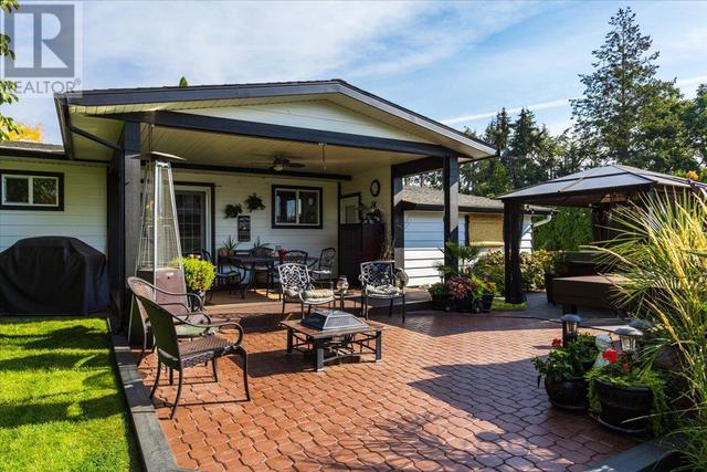 2840 Boyd Road, House detached with 3 bedrooms, 2 bathrooms and 10 parking in Kelowna BC | Image 33
